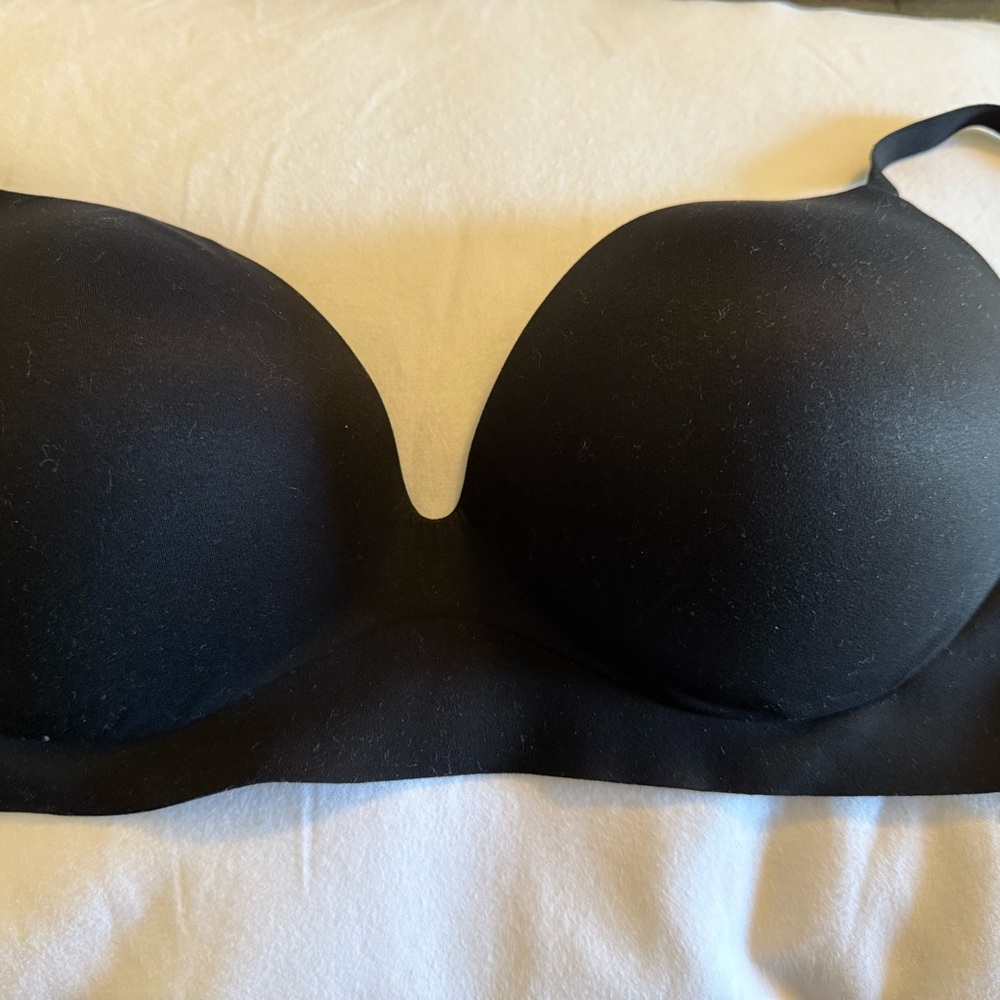 Victoria's Secret Incredible wireless padded Black Bra
